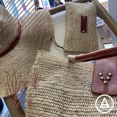 Virginie Darling commence à bien remplir notre boutique ANOLIS, venez découvrir toute la nouvelle collection 🤎
#summer #été #chapeau #sacs #maroquinerie #maroquinerie #naturel #marron #ootd  #granville #anolisgranville